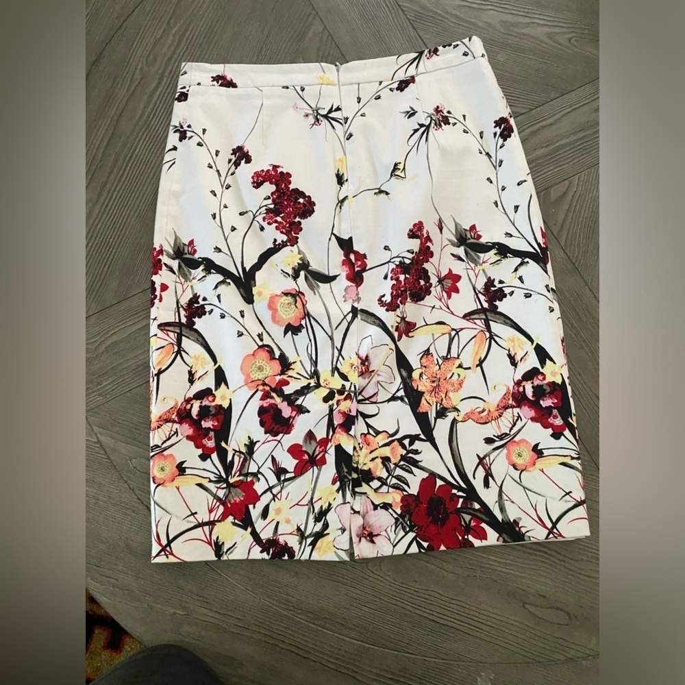 Cleo pencil Skirt size 4 - Picture 2 of 3